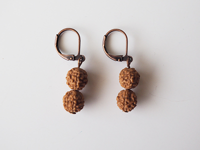 235 Náušnice rudraksha